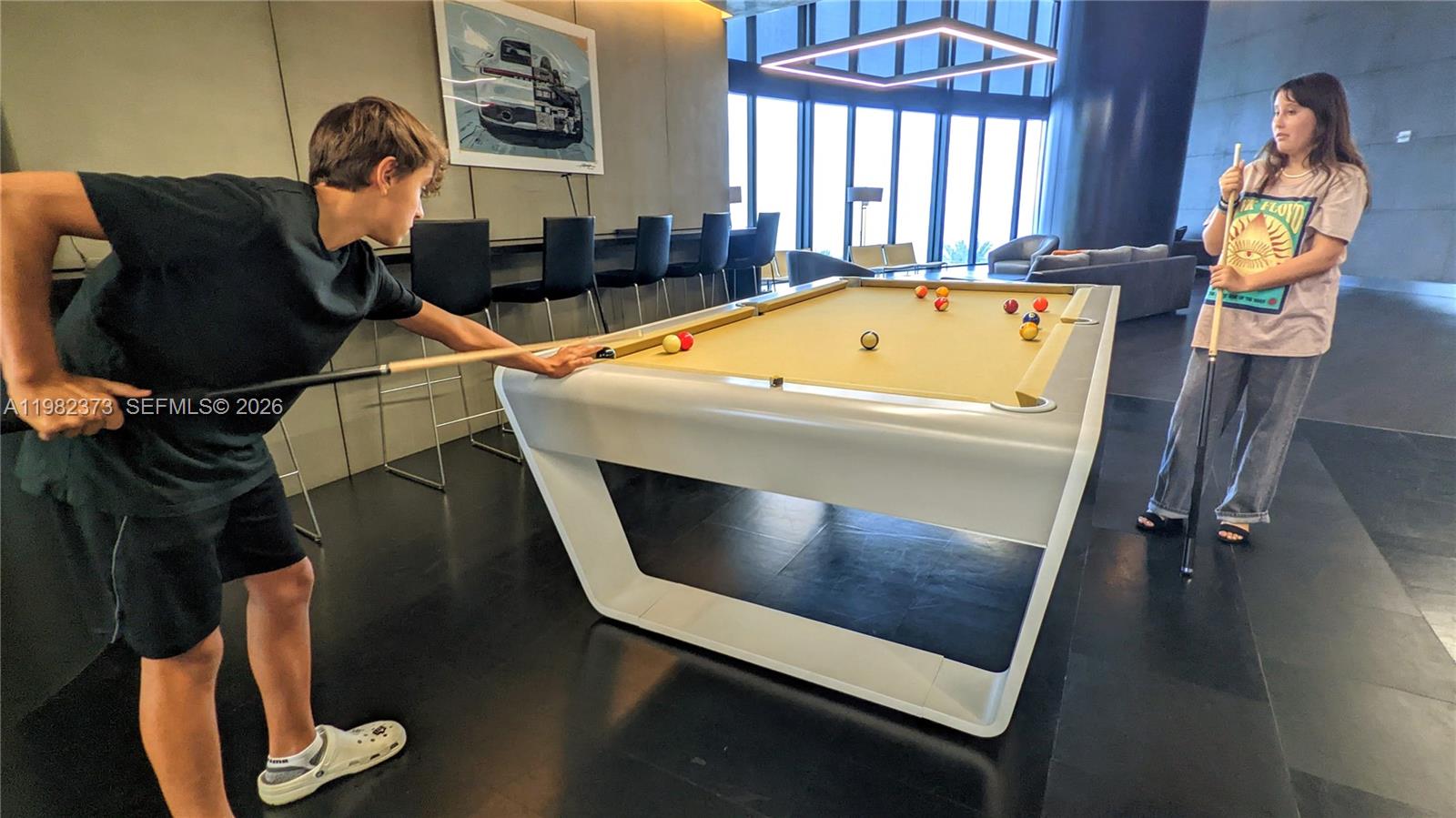 18555 COLLINS AVENUE COND - Residential