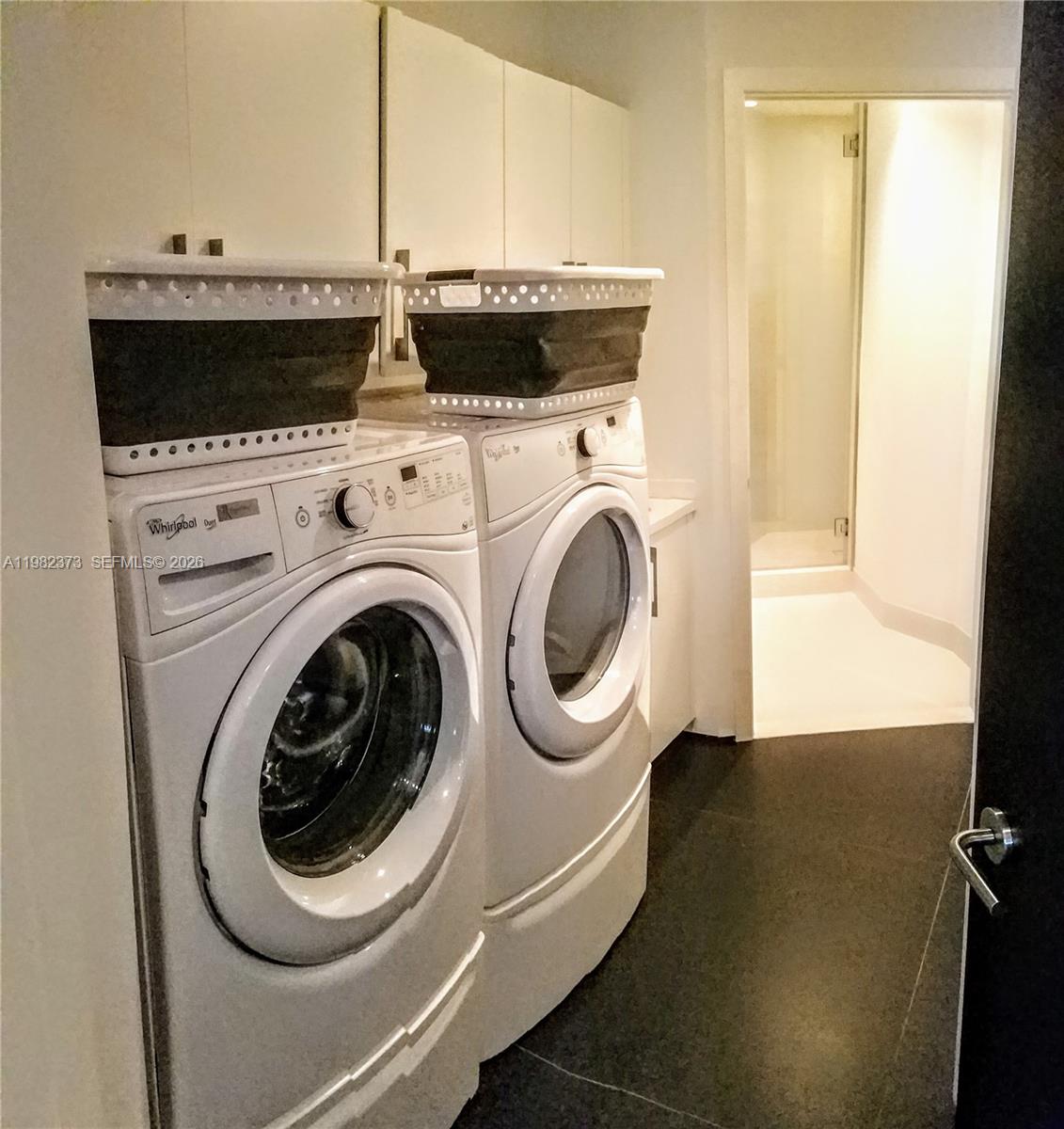 18555 COLLINS AVENUE COND - Residential