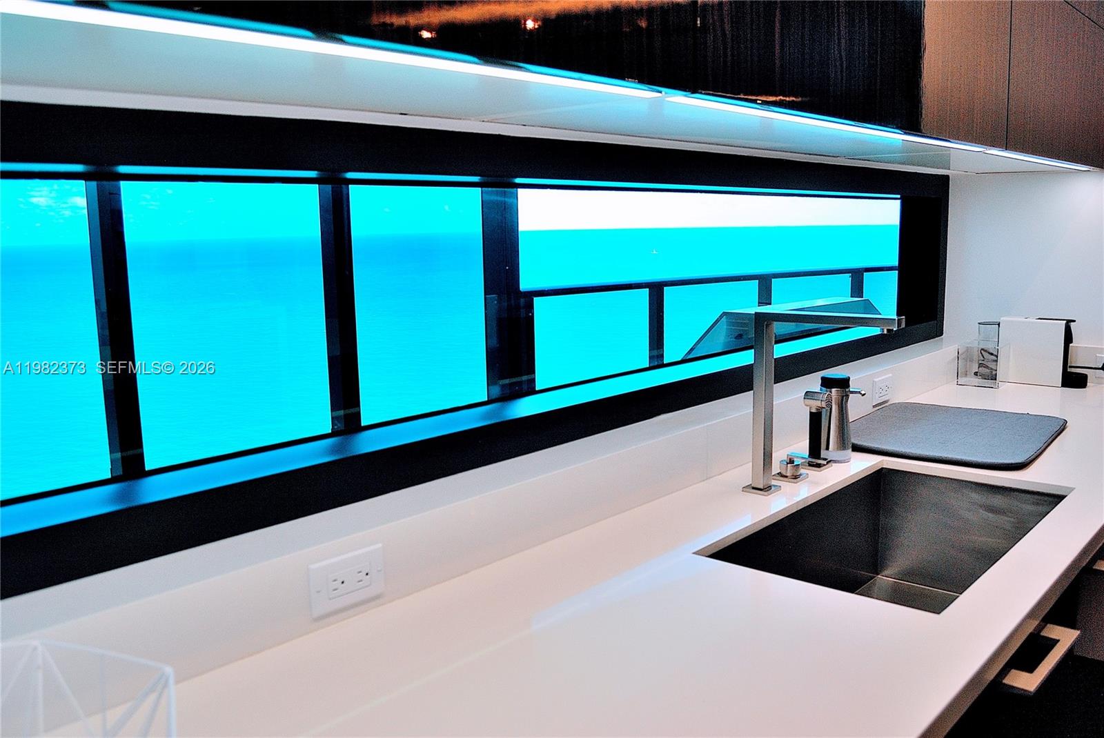 18555 COLLINS AVENUE COND - Residential