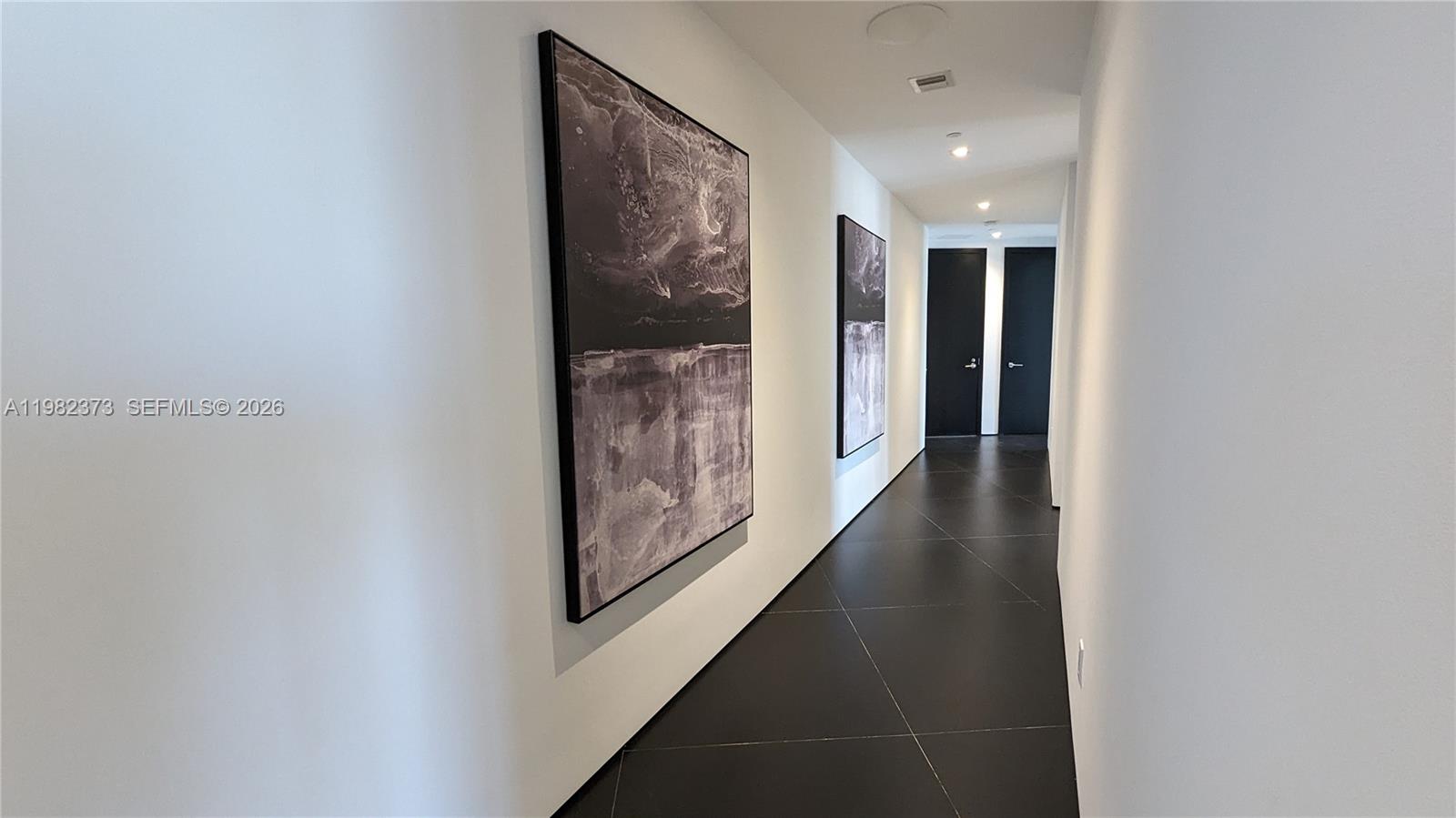 18555 COLLINS AVENUE COND - Residential