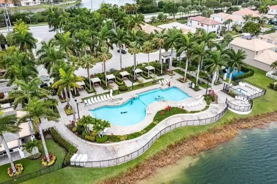 SESSA EIGHT - Residential