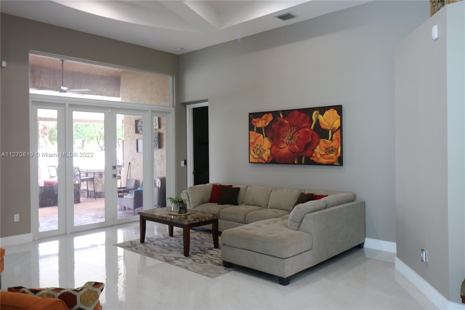 SESSA EIGHT - Residential