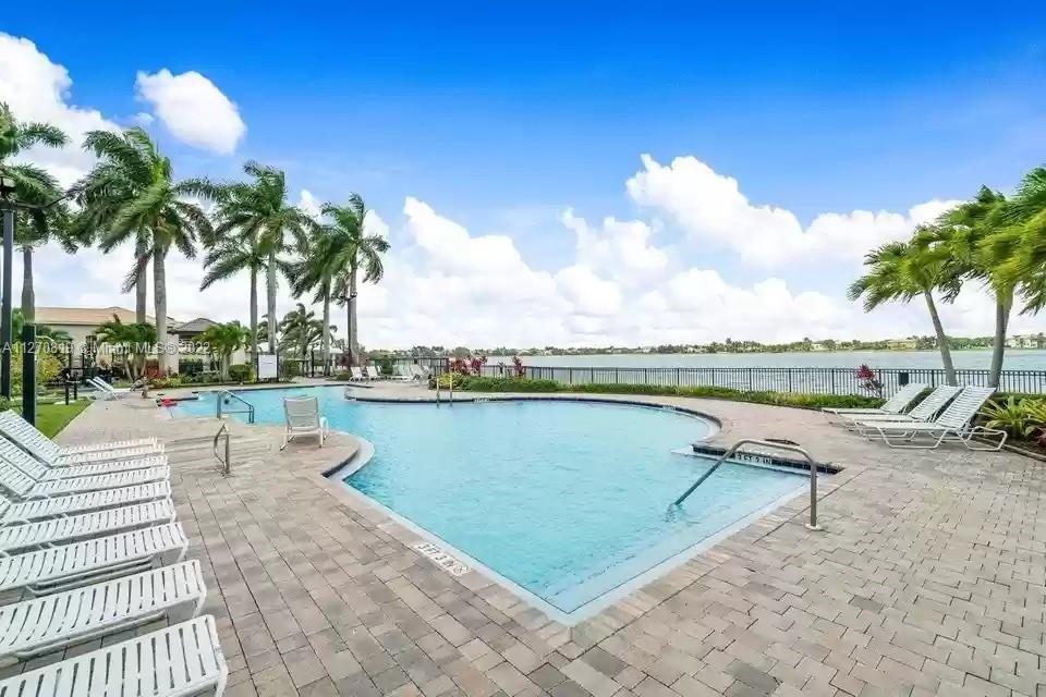 SESSA EIGHT - Residential