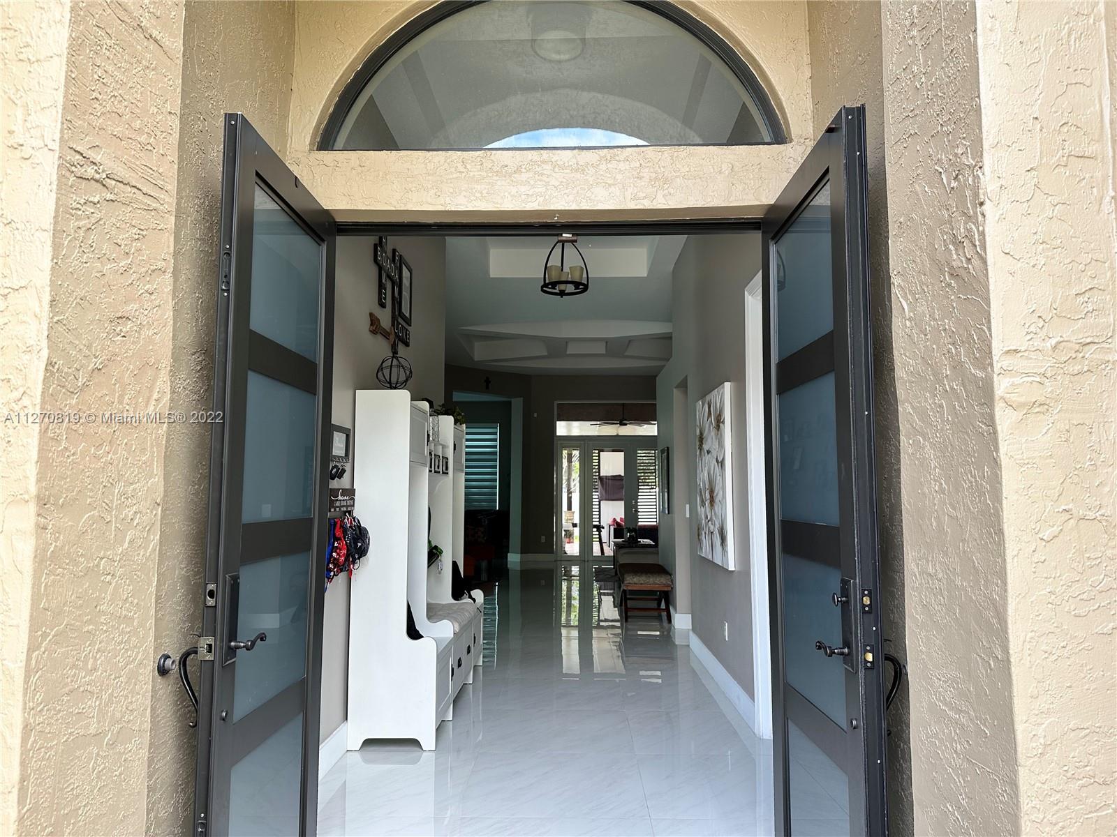 SESSA EIGHT - Residential