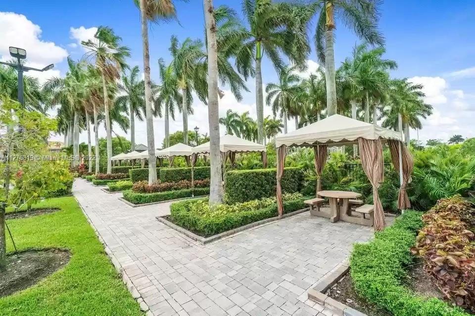 SESSA EIGHT - Residential