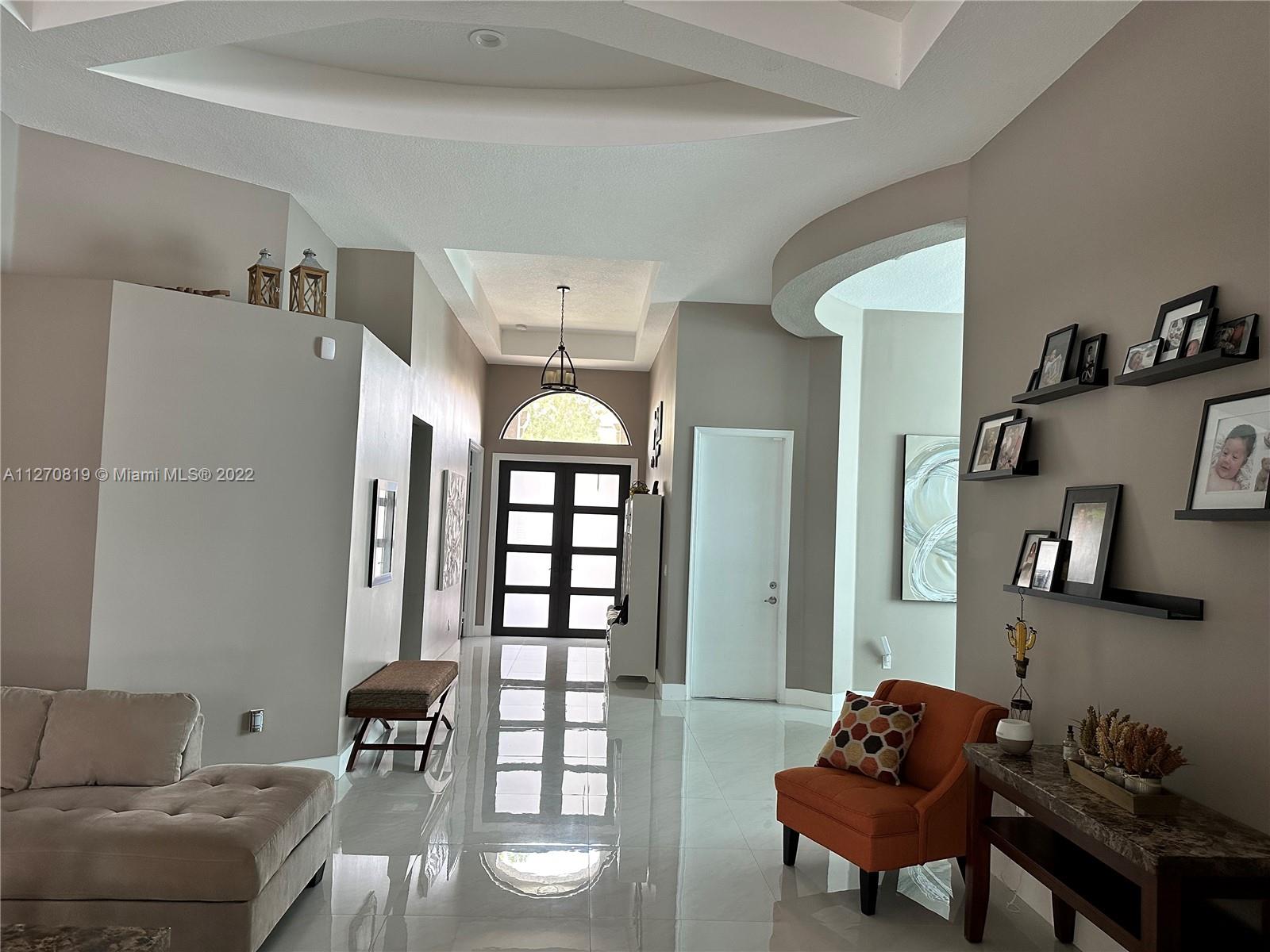 SESSA EIGHT - Residential