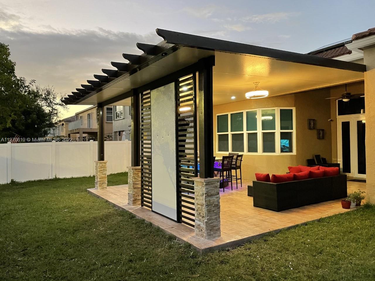 SESSA EIGHT - Residential