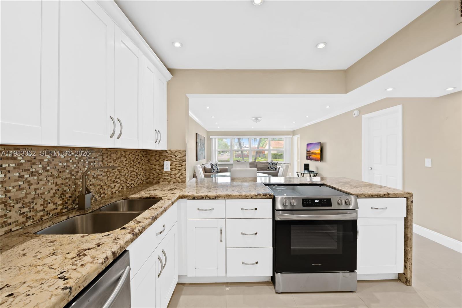 SECOND GULFSTREAM GARDEN - Residential Lease