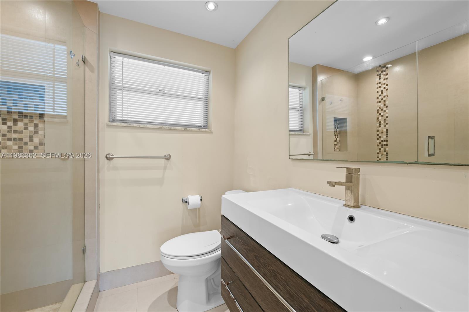 SECOND GULFSTREAM GARDEN - Residential Lease