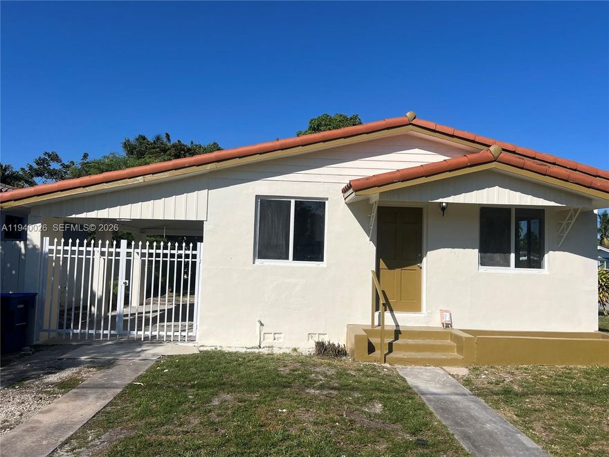 Beautiful House near Barry University and close to the Village of Miami Shores. New Appliances, Remodel Kitchen and Bathrooms 3/2, Many Mangoes trees. 
Request your appointment today, Moving Ready 

Do not Miss it