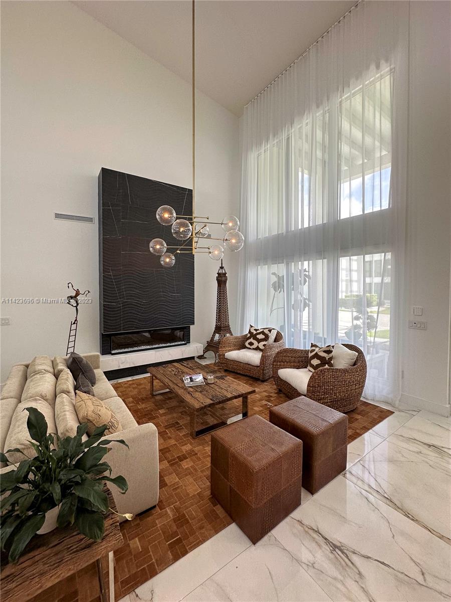 OASIS PARK SQUARE AT DORA - Residential