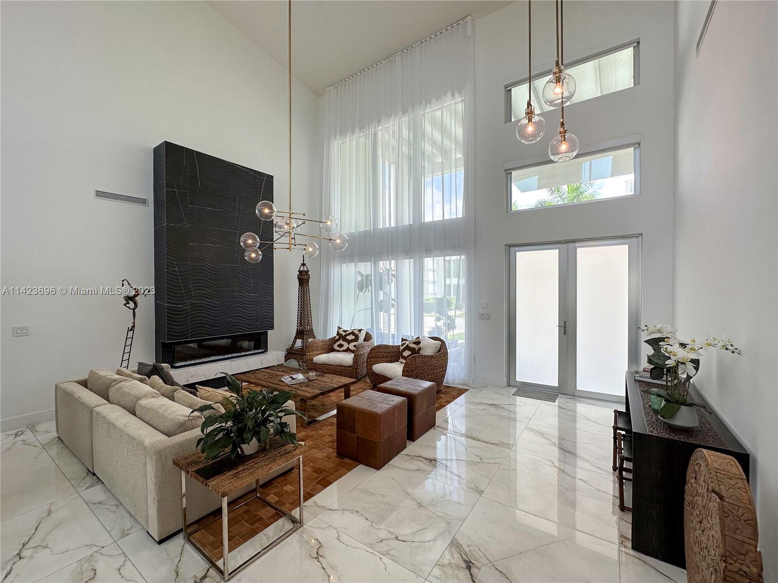 OASIS PARK SQUARE AT DORA - Residential