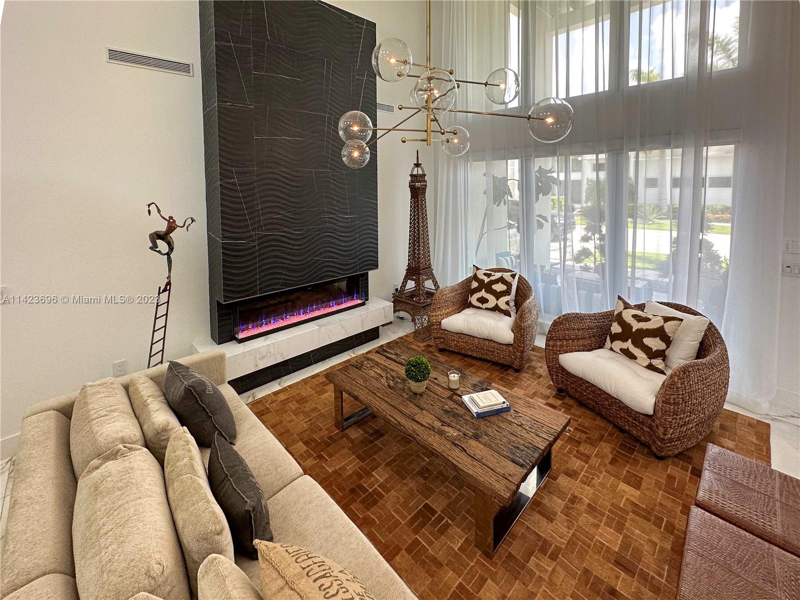 OASIS PARK SQUARE AT DORA - Residential