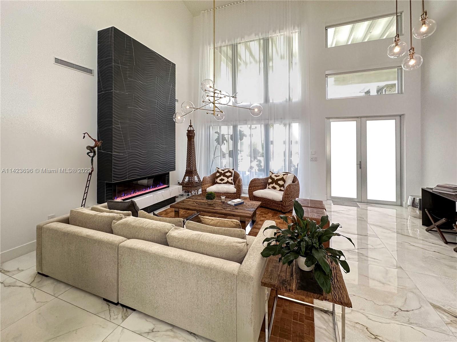 OASIS PARK SQUARE AT DORA - Residential