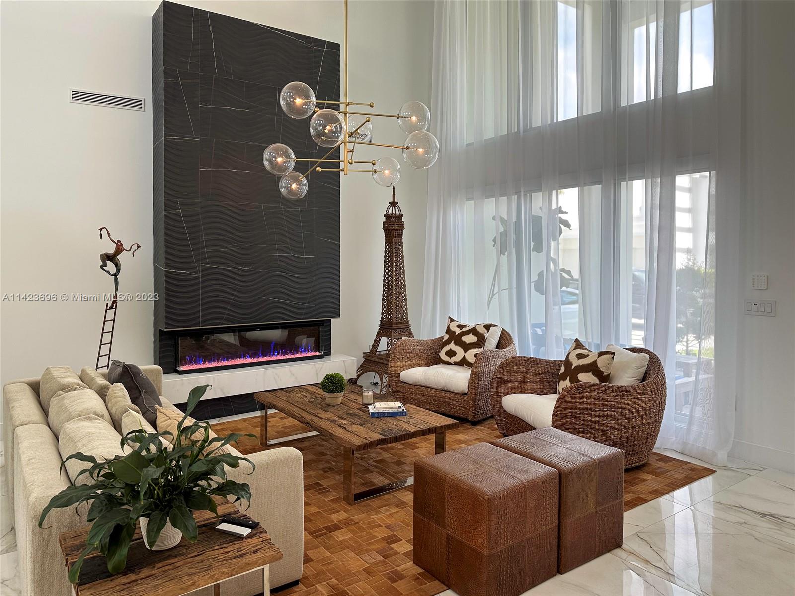 OASIS PARK SQUARE AT DORA - Residential