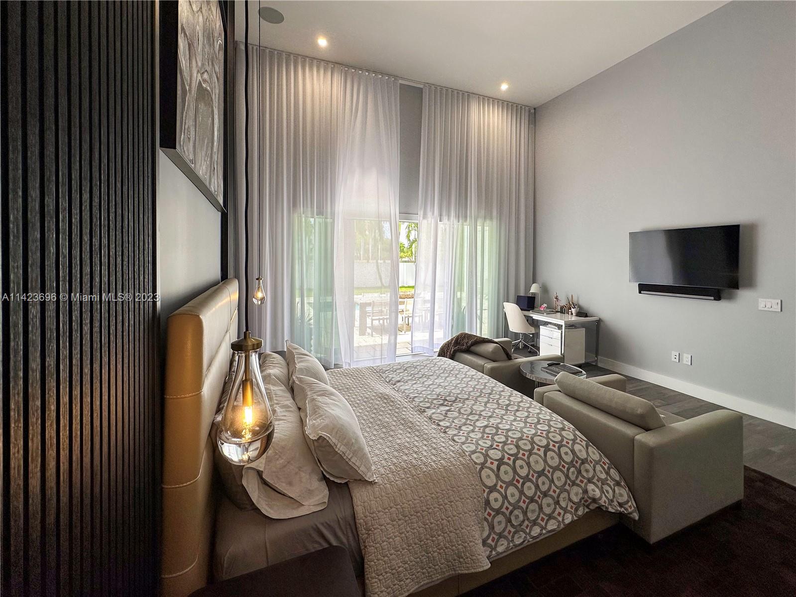 OASIS PARK SQUARE AT DORA - Residential