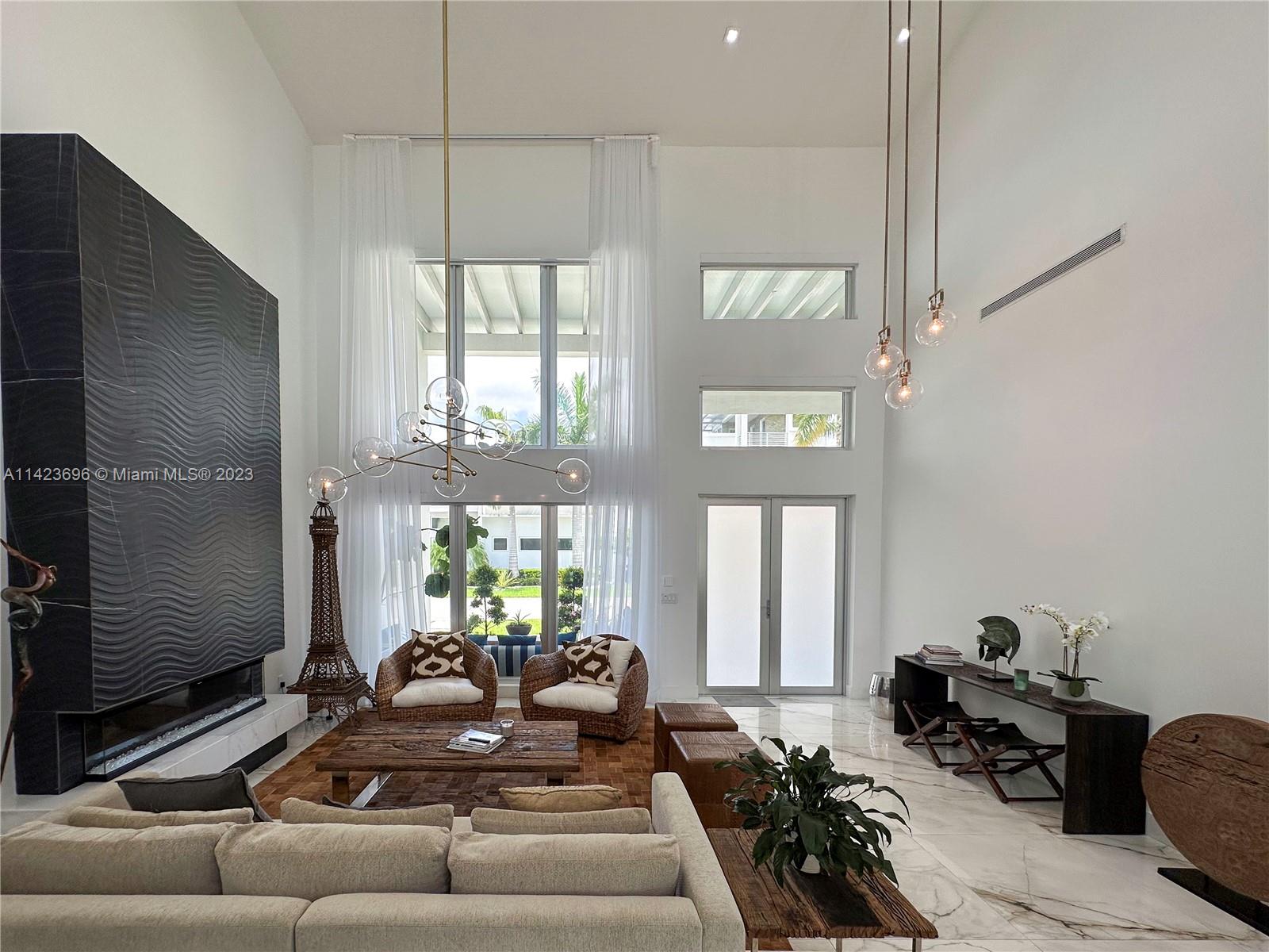 OASIS PARK SQUARE AT DORA - Residential