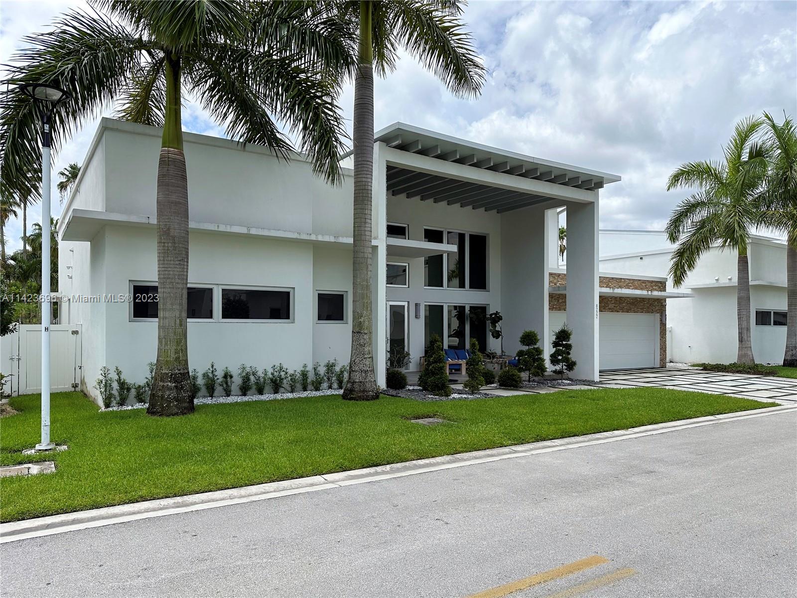 OASIS PARK SQUARE AT DORA - Residential