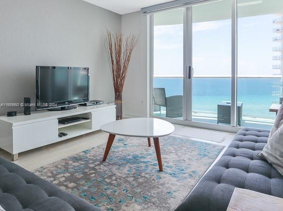 TIDES ON HOLLYWOOD BEACH - Residential