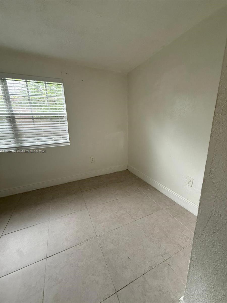 2265 NW 100th St B