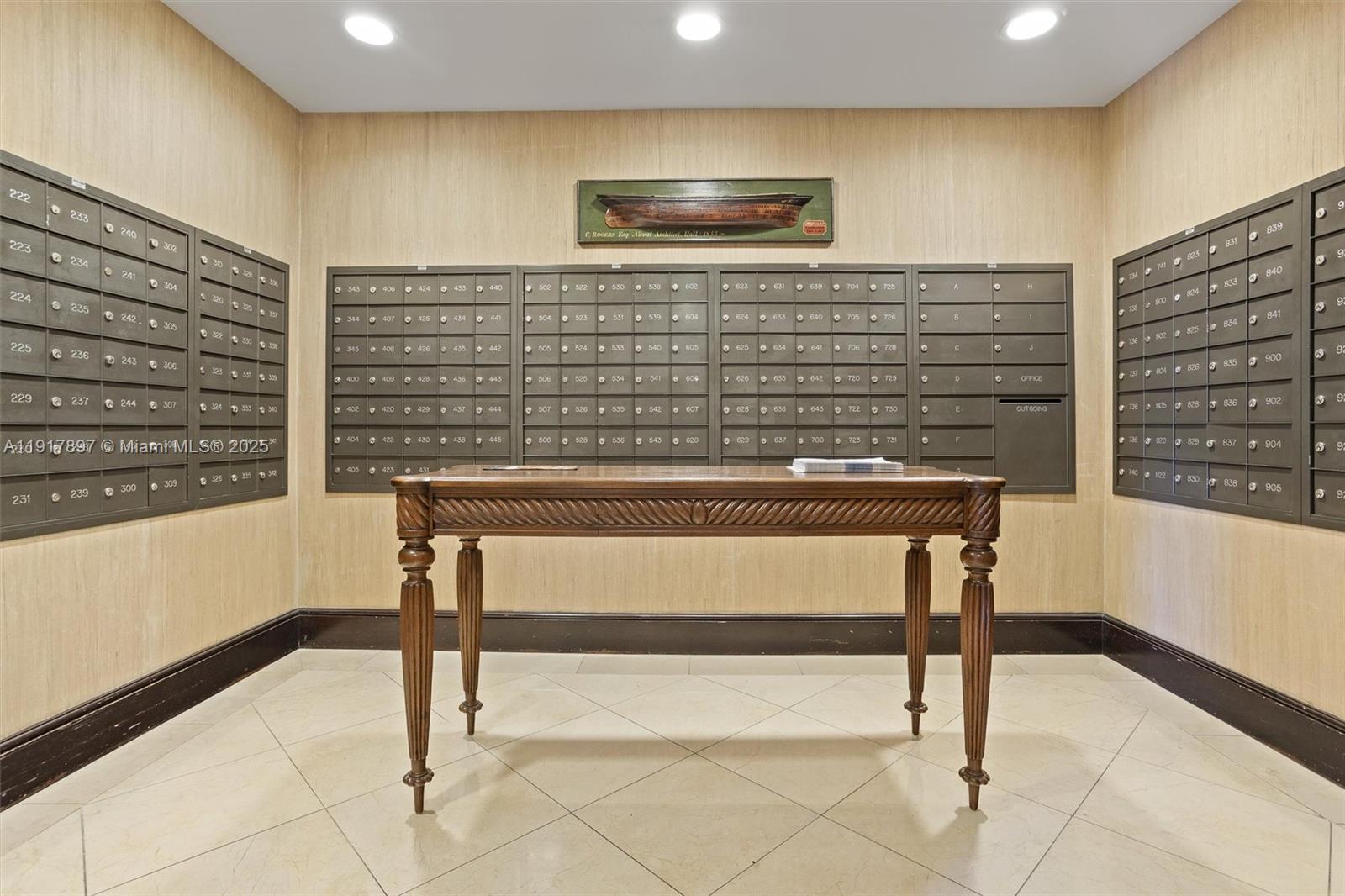 THE EMERALDBAY @ KEY COLO - Residential