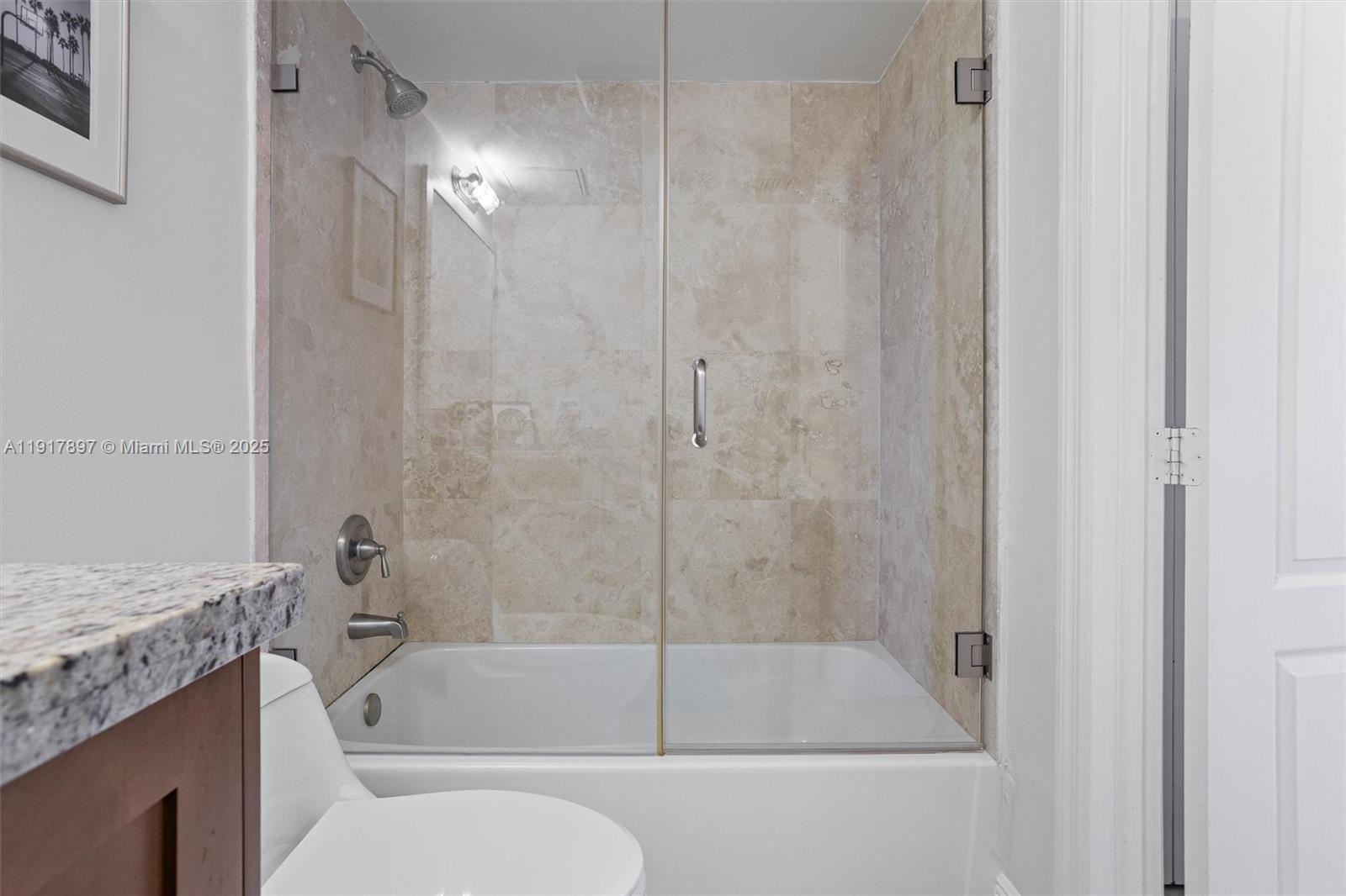 THE EMERALDBAY @ KEY COLO - Residential