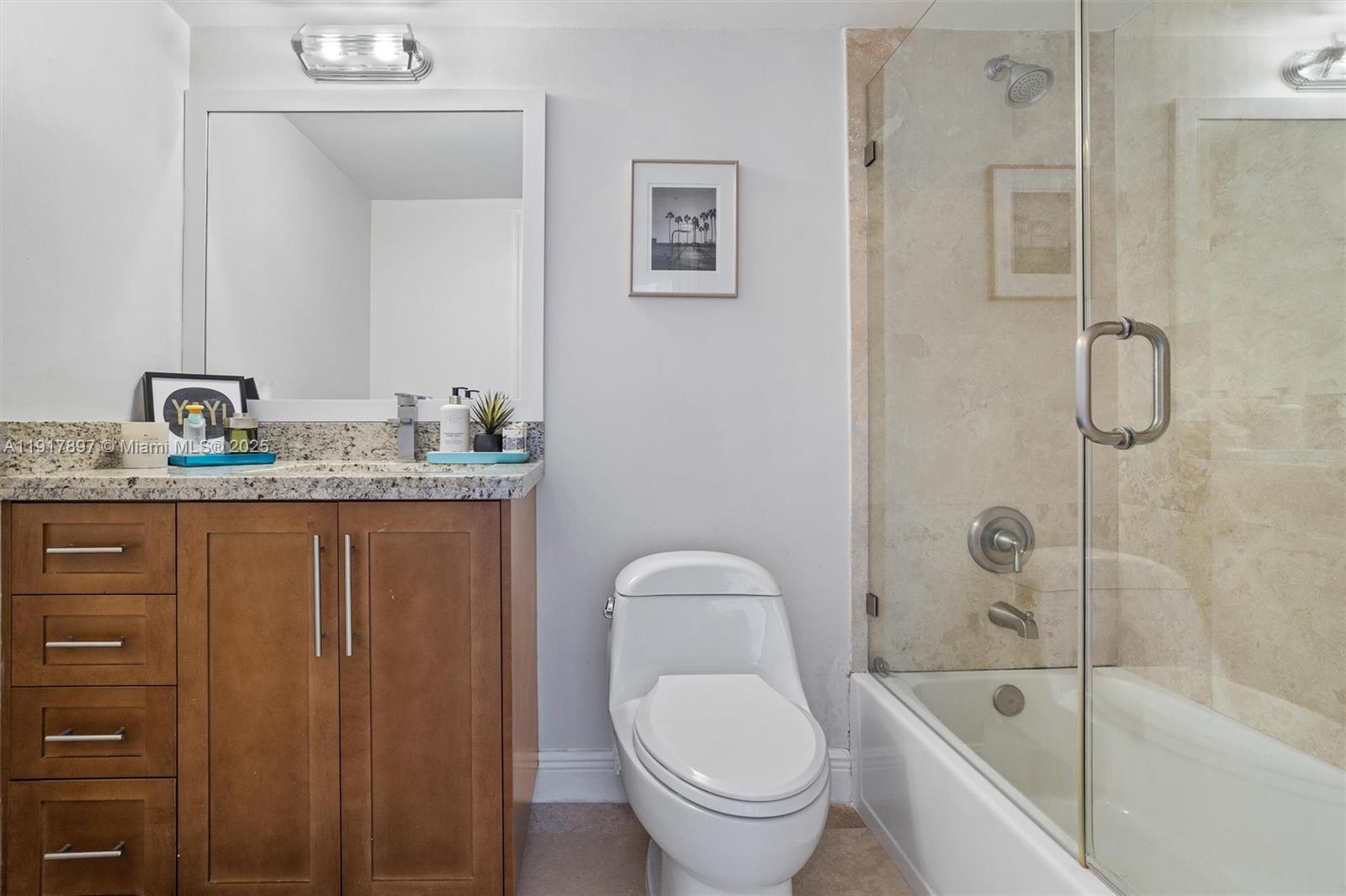 THE EMERALDBAY @ KEY COLO - Residential