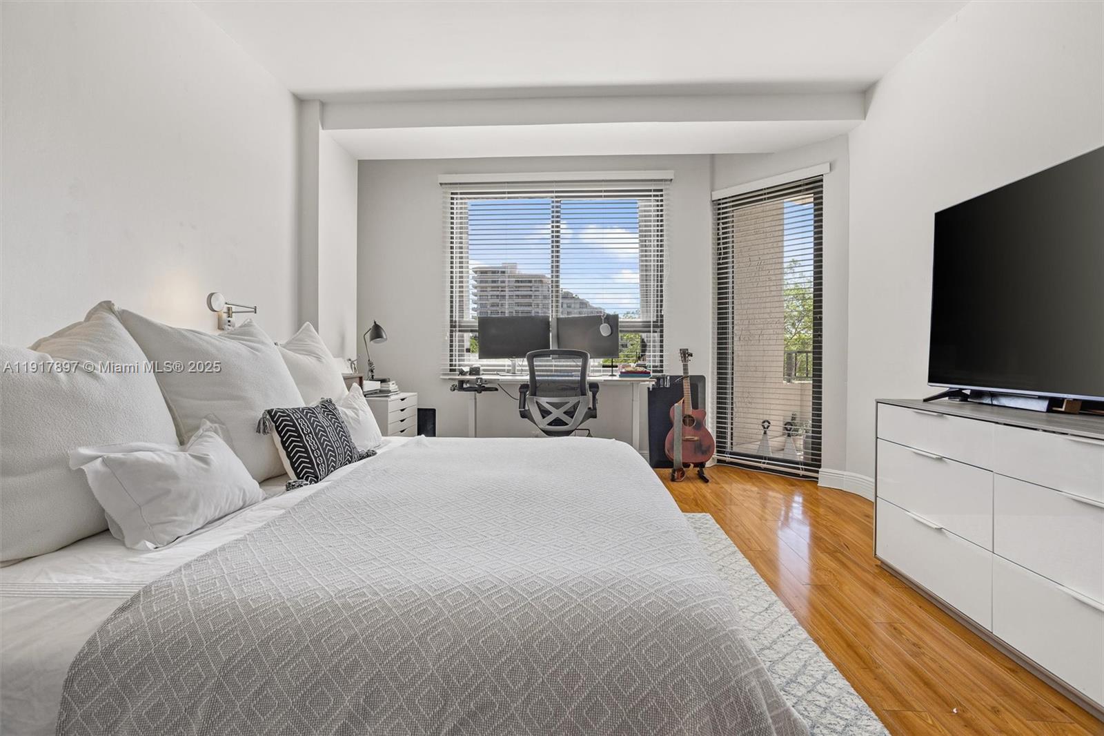 THE EMERALDBAY @ KEY COLO - Residential