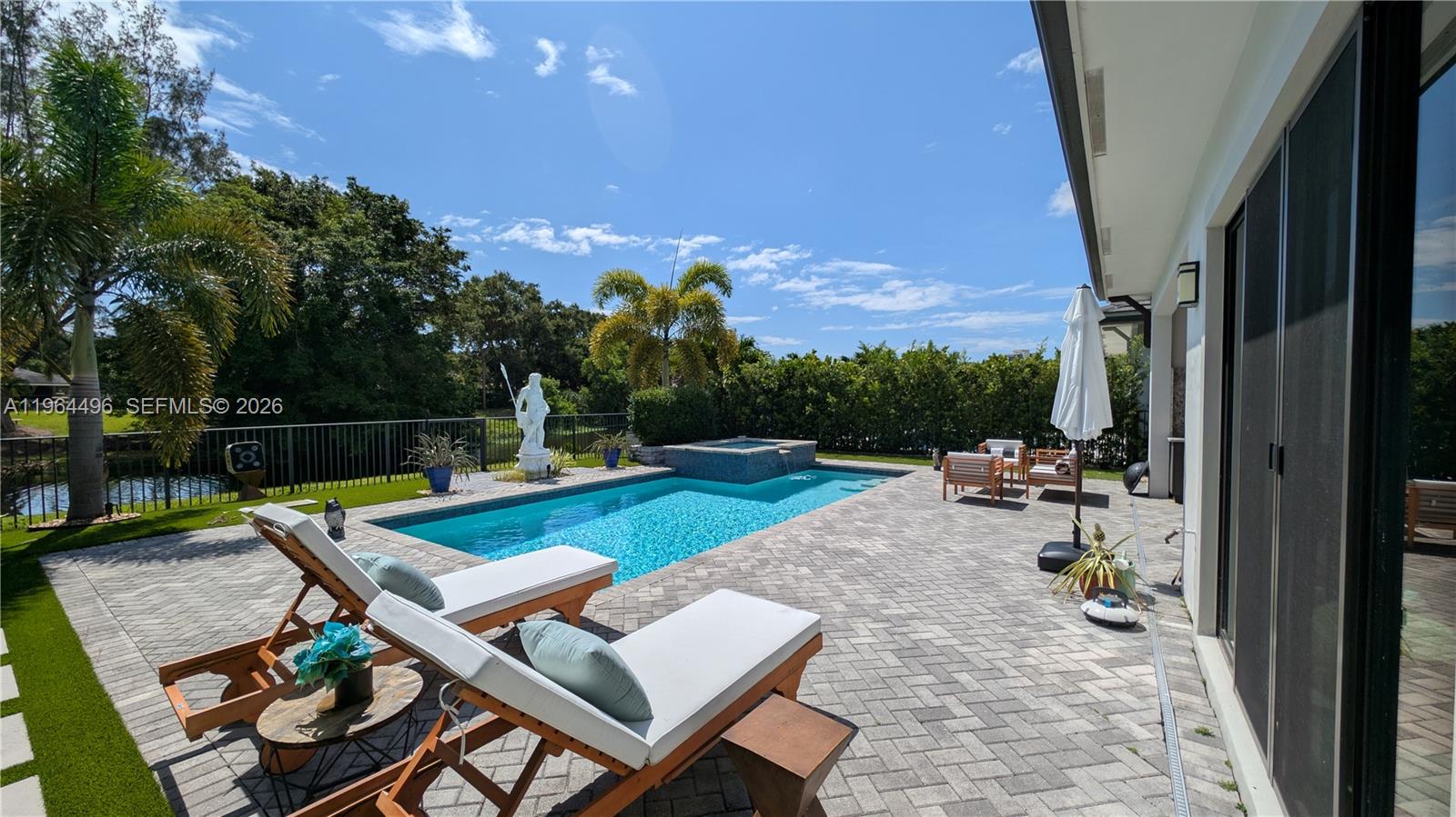 BANYAN CAY RESORT COMMUNI - Residential