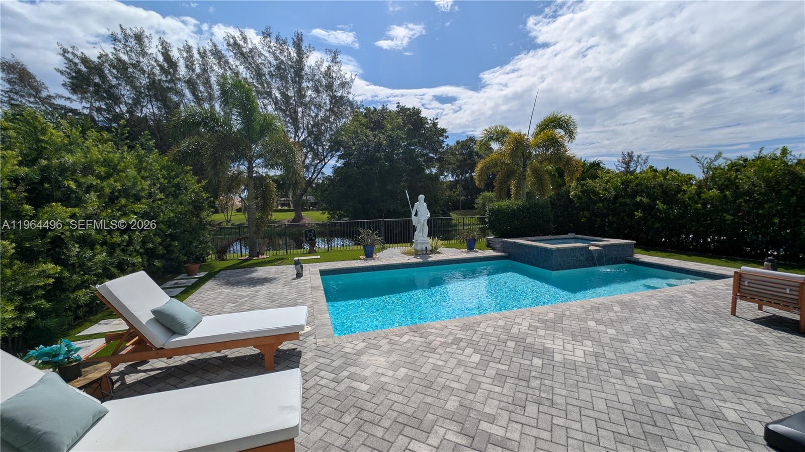 BANYAN CAY RESORT COMMUNI - Residential