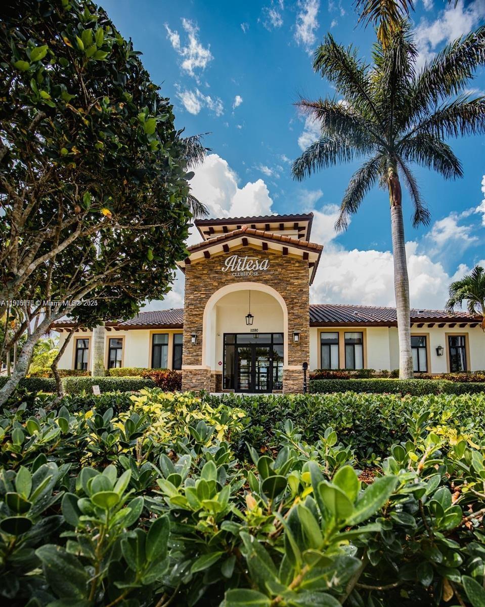 COCO PALM ESTATES - Residential