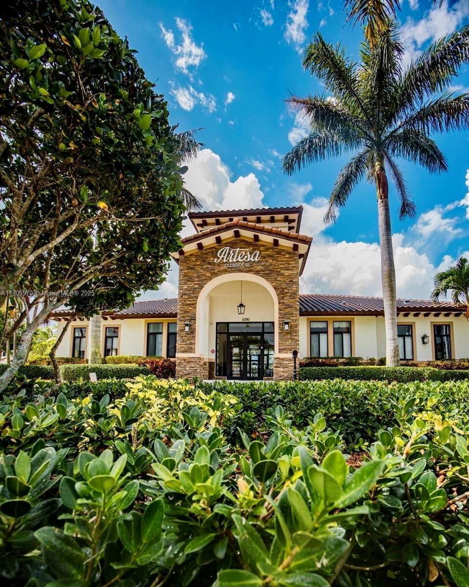 COCO PALM ESTATES - Residential