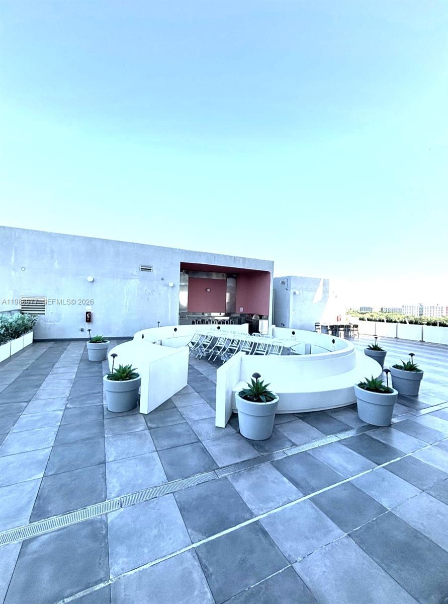 METROPICA NORTH TOWER ONE - Residential Lease