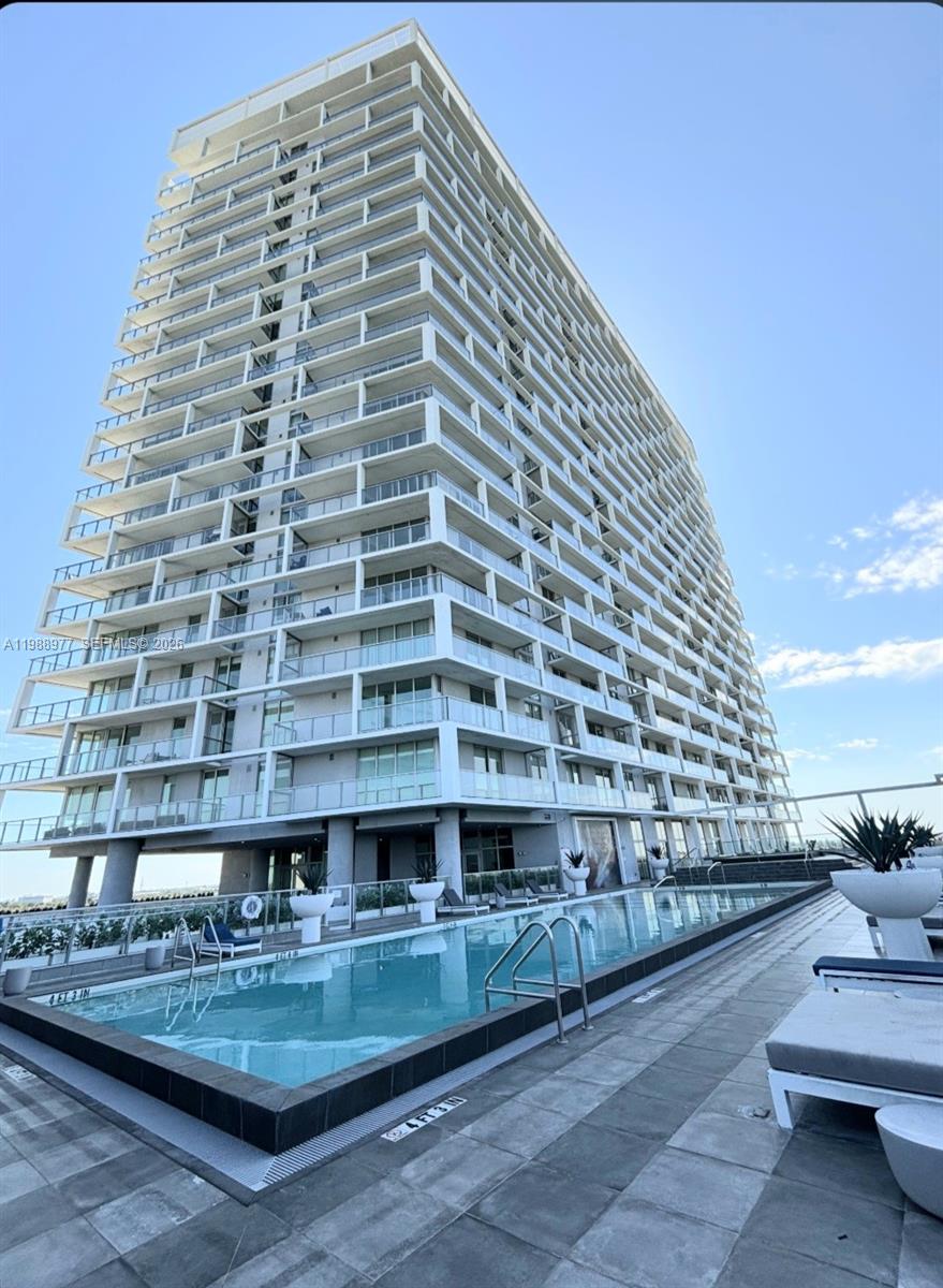 METROPICA NORTH TOWER ONE - Residential Lease