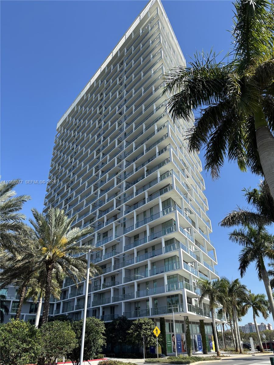 METROPICA NORTH TOWER ONE - Residential Lease