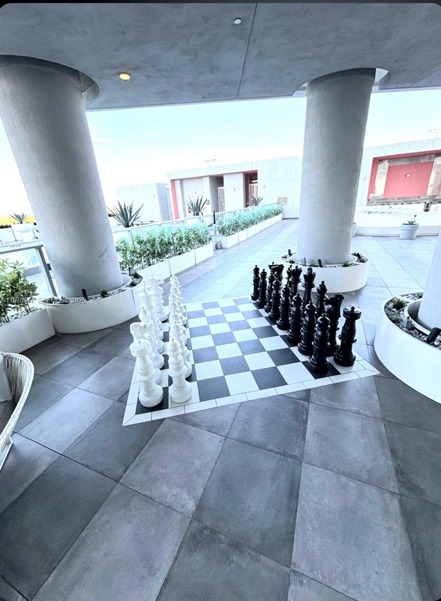 METROPICA NORTH TOWER ONE - Residential Lease