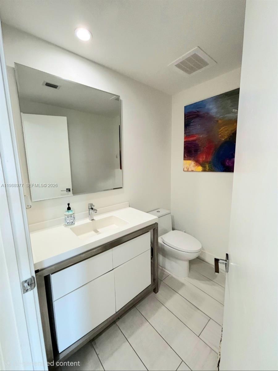 METROPICA NORTH TOWER ONE - Residential Lease