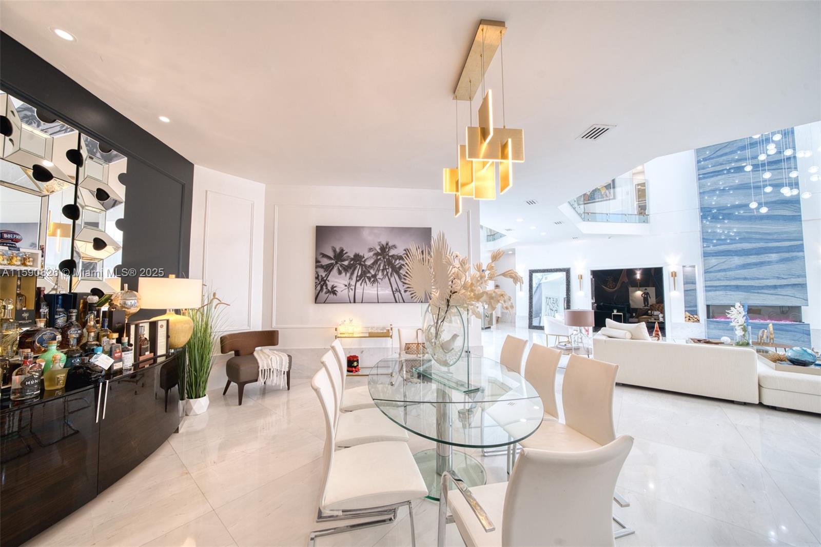 HOLLYWOOD LAKES SECTION - Residential
