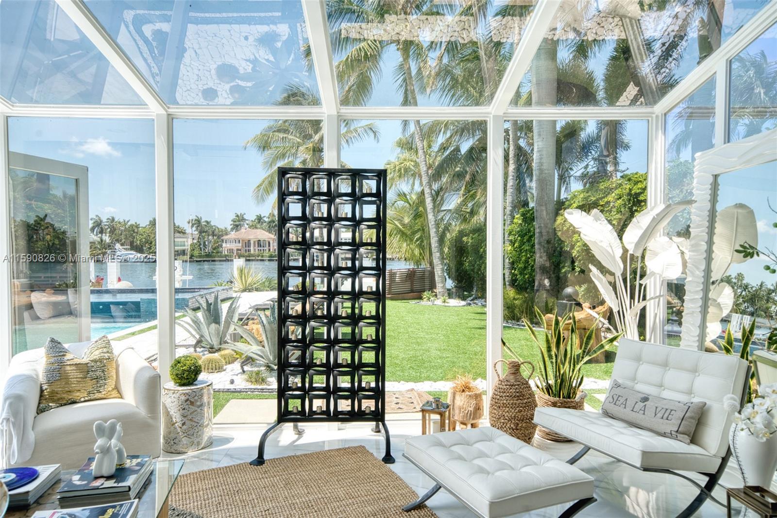HOLLYWOOD LAKES SECTION - Residential