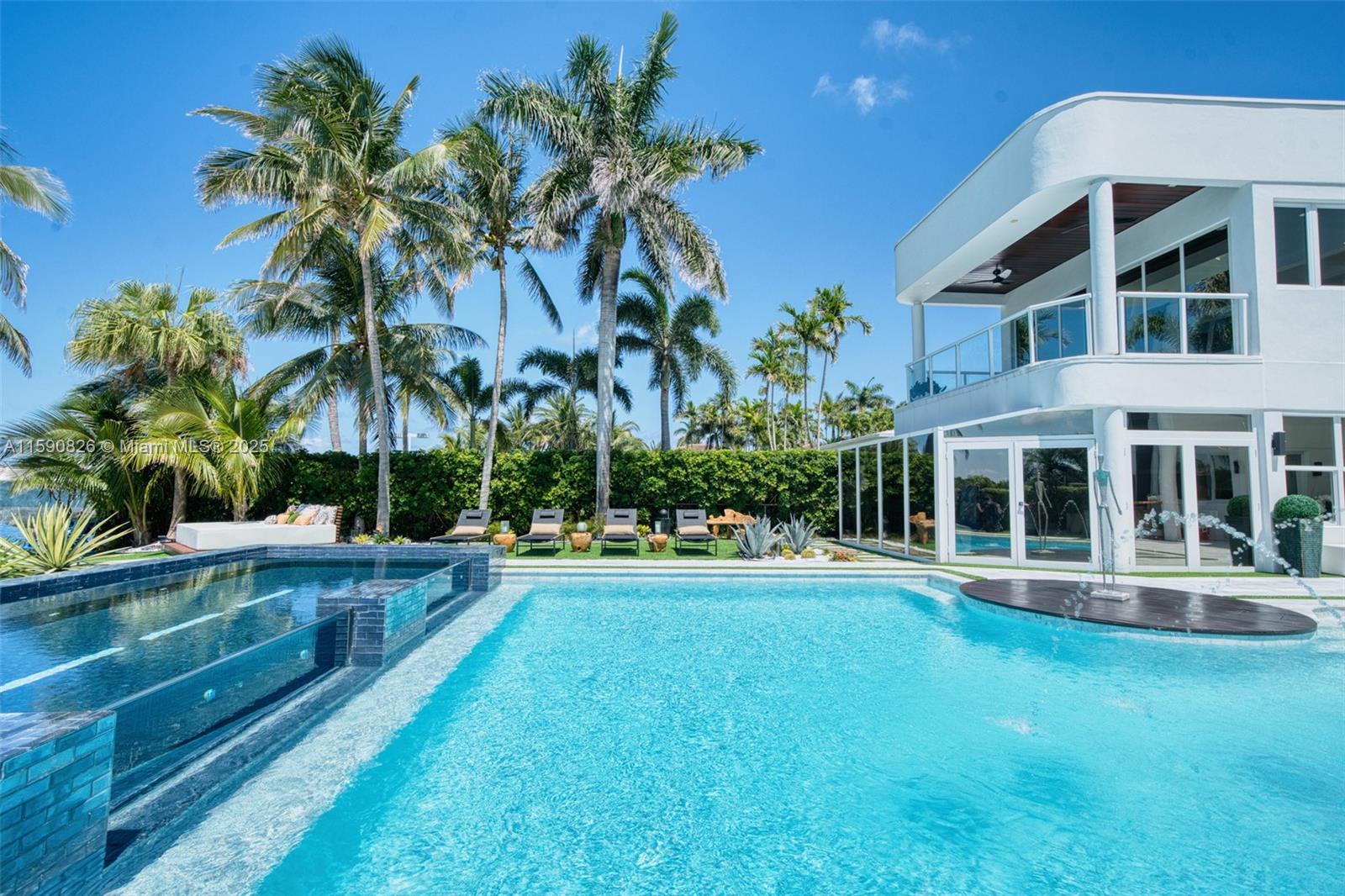 HOLLYWOOD LAKES SECTION - Residential