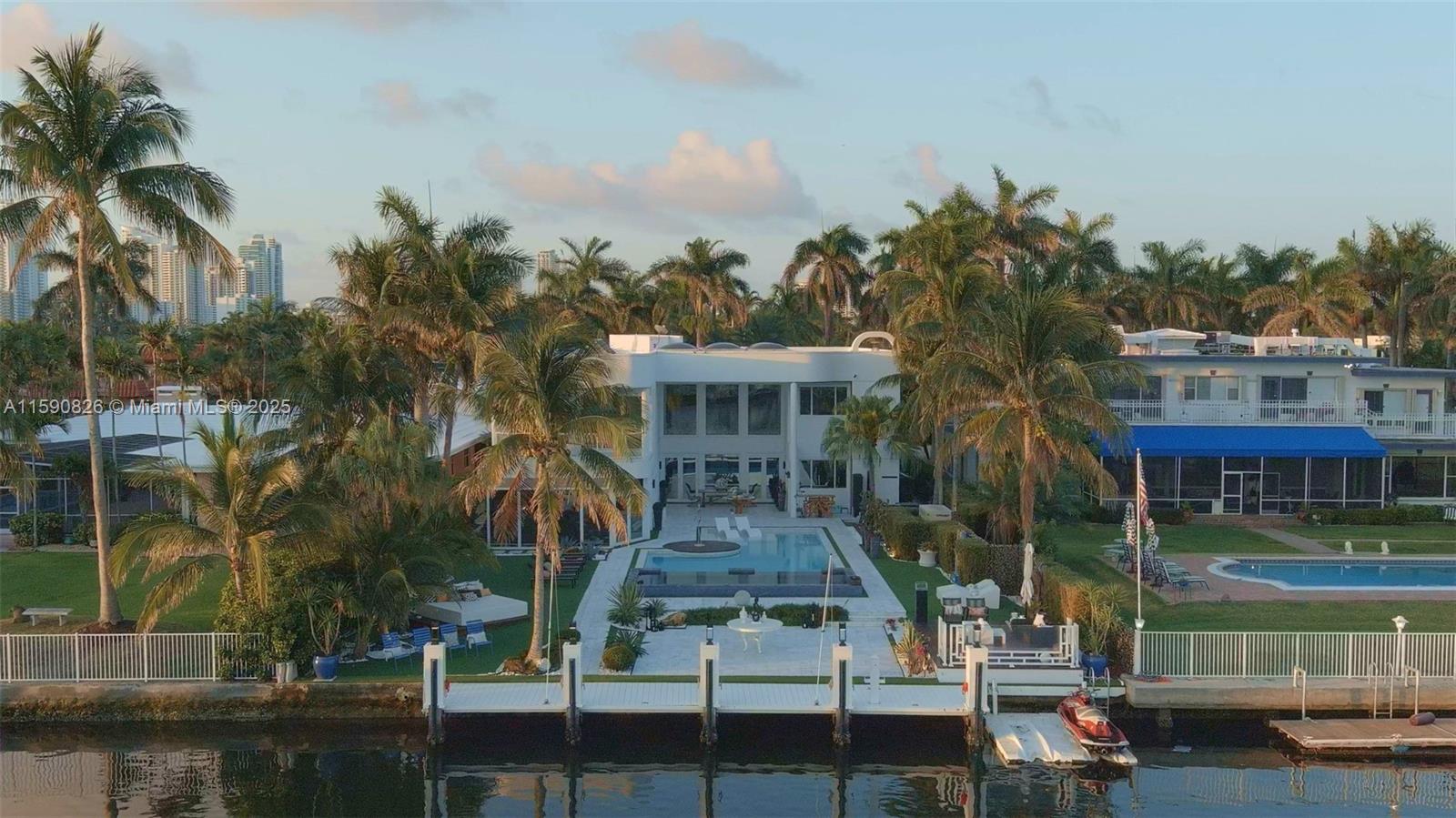 HOLLYWOOD LAKES SECTION - Residential