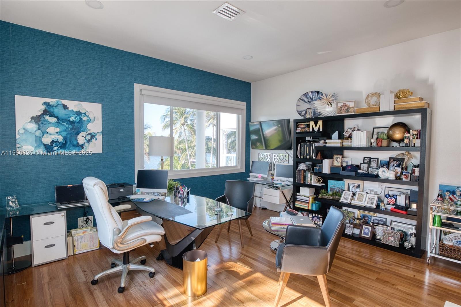 HOLLYWOOD LAKES SECTION - Residential