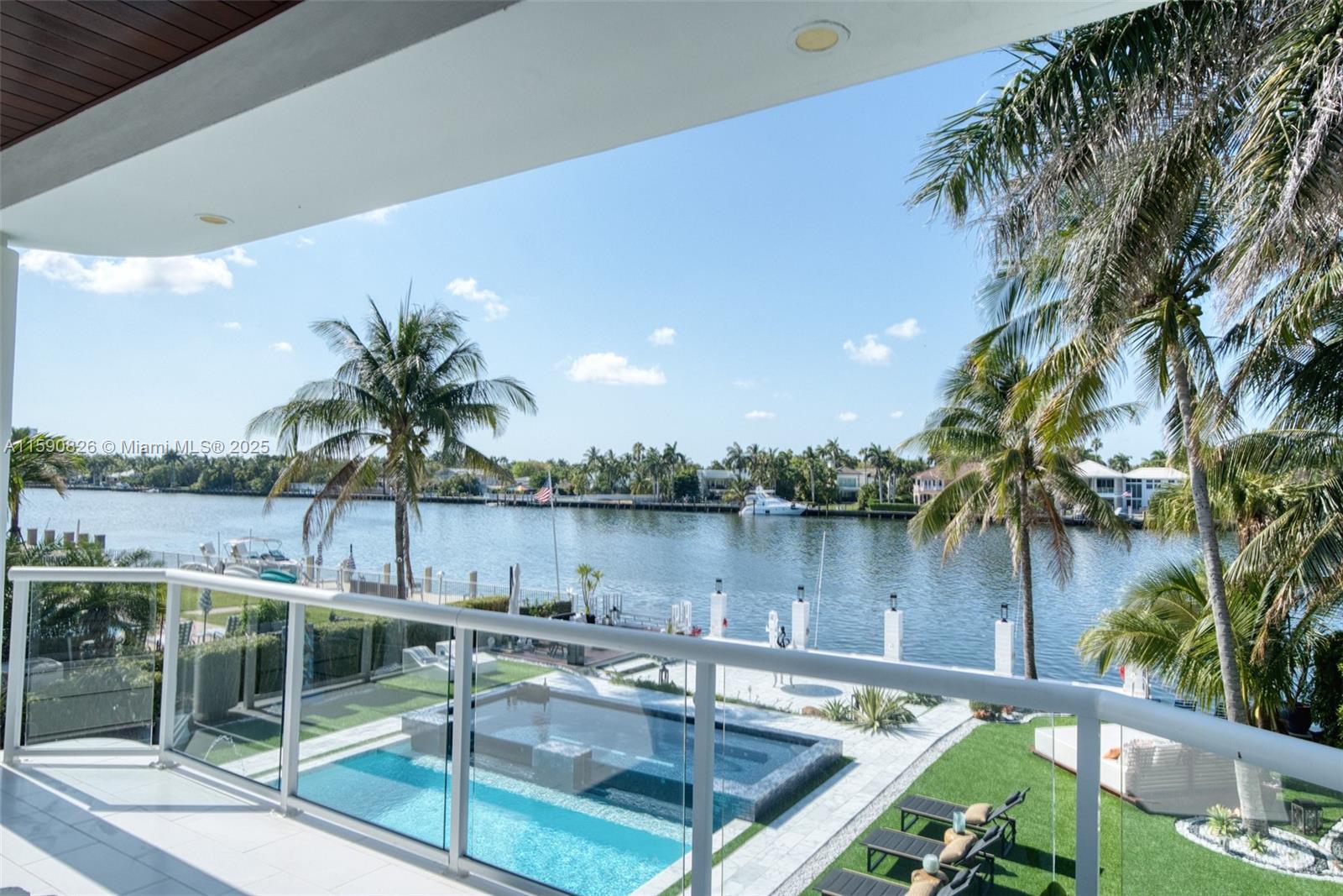 HOLLYWOOD LAKES SECTION - Residential