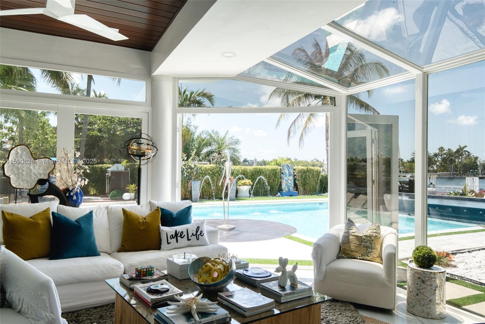 HOLLYWOOD LAKES SECTION - Residential