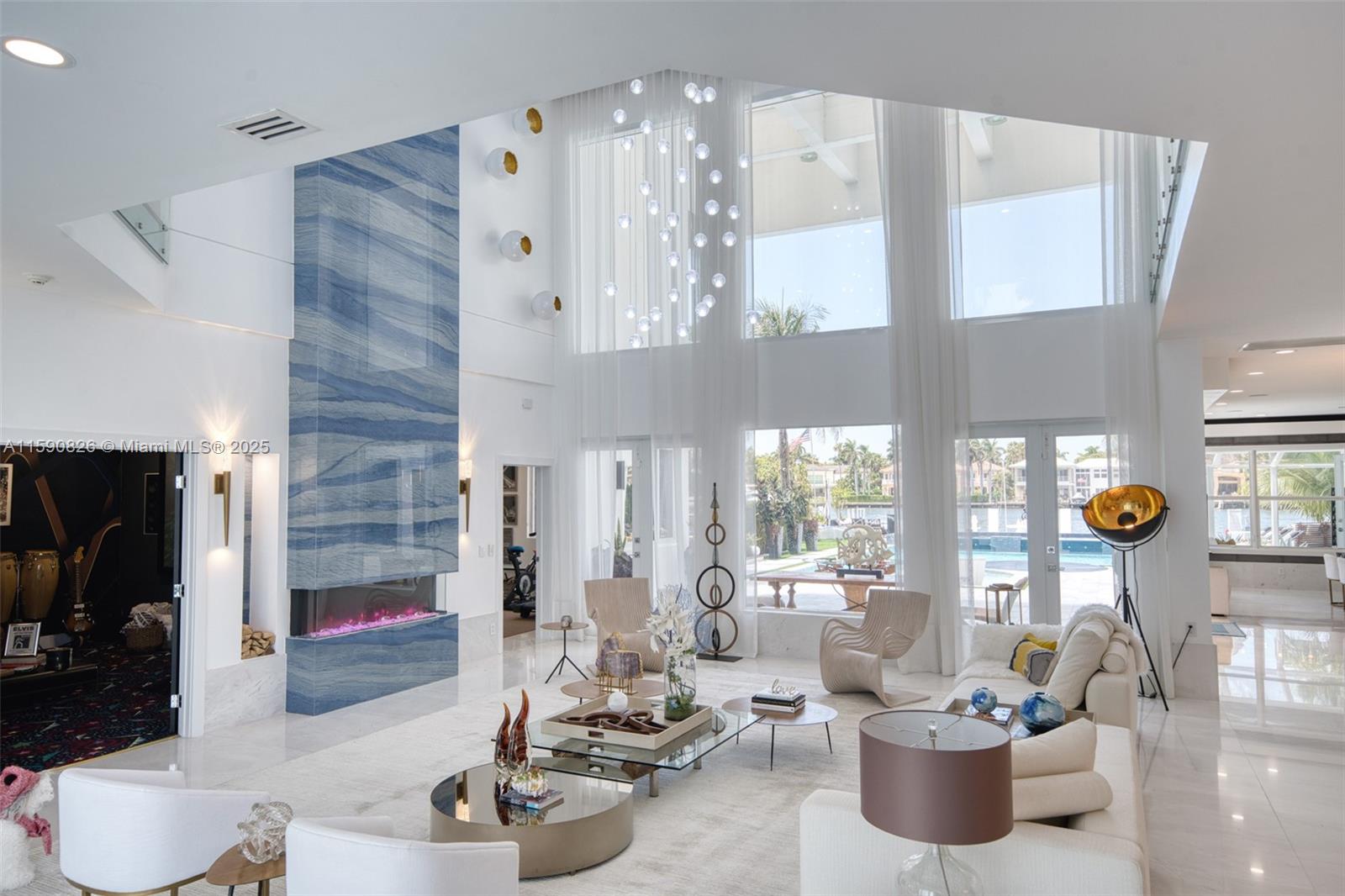 HOLLYWOOD LAKES SECTION - Residential