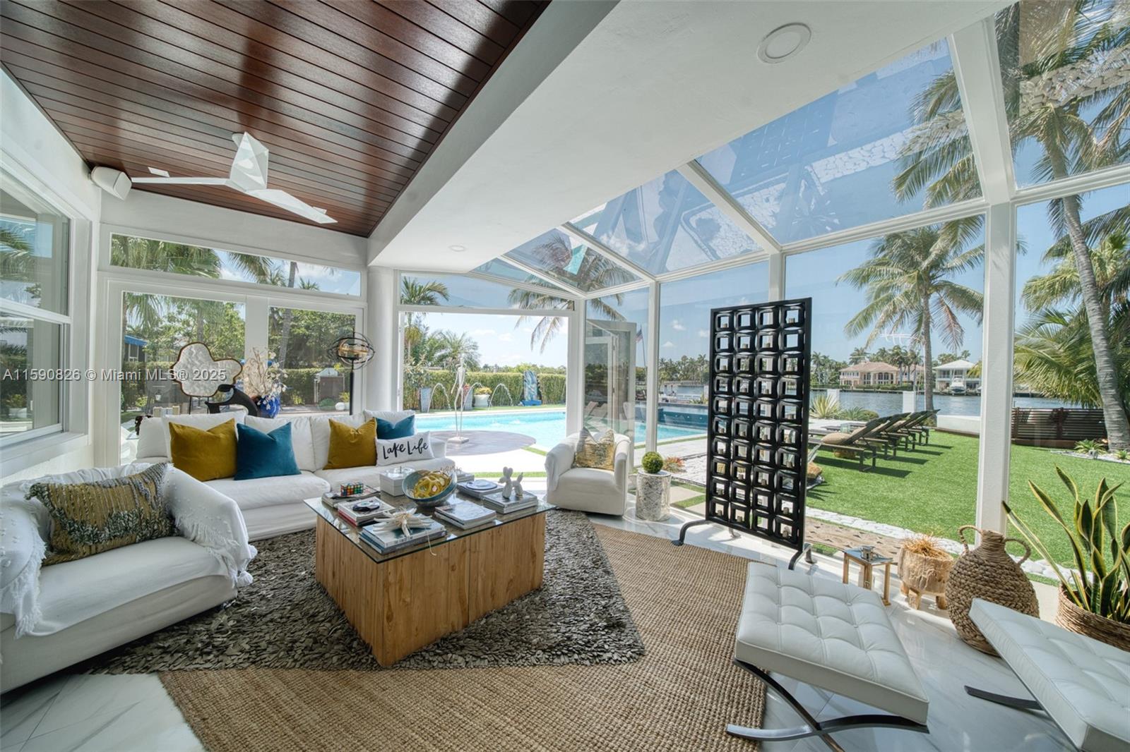 HOLLYWOOD LAKES SECTION - Residential