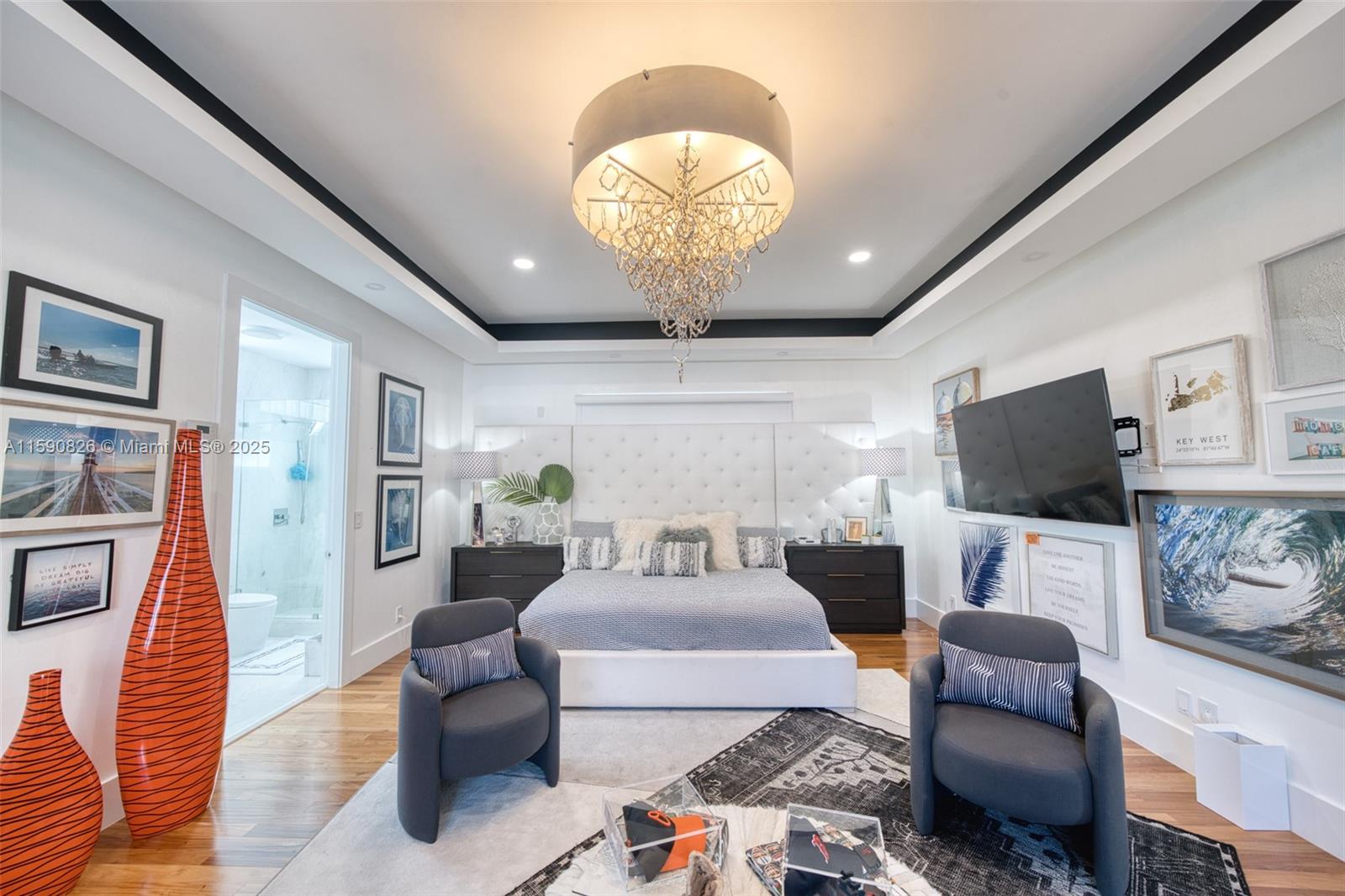 HOLLYWOOD LAKES SECTION - Residential