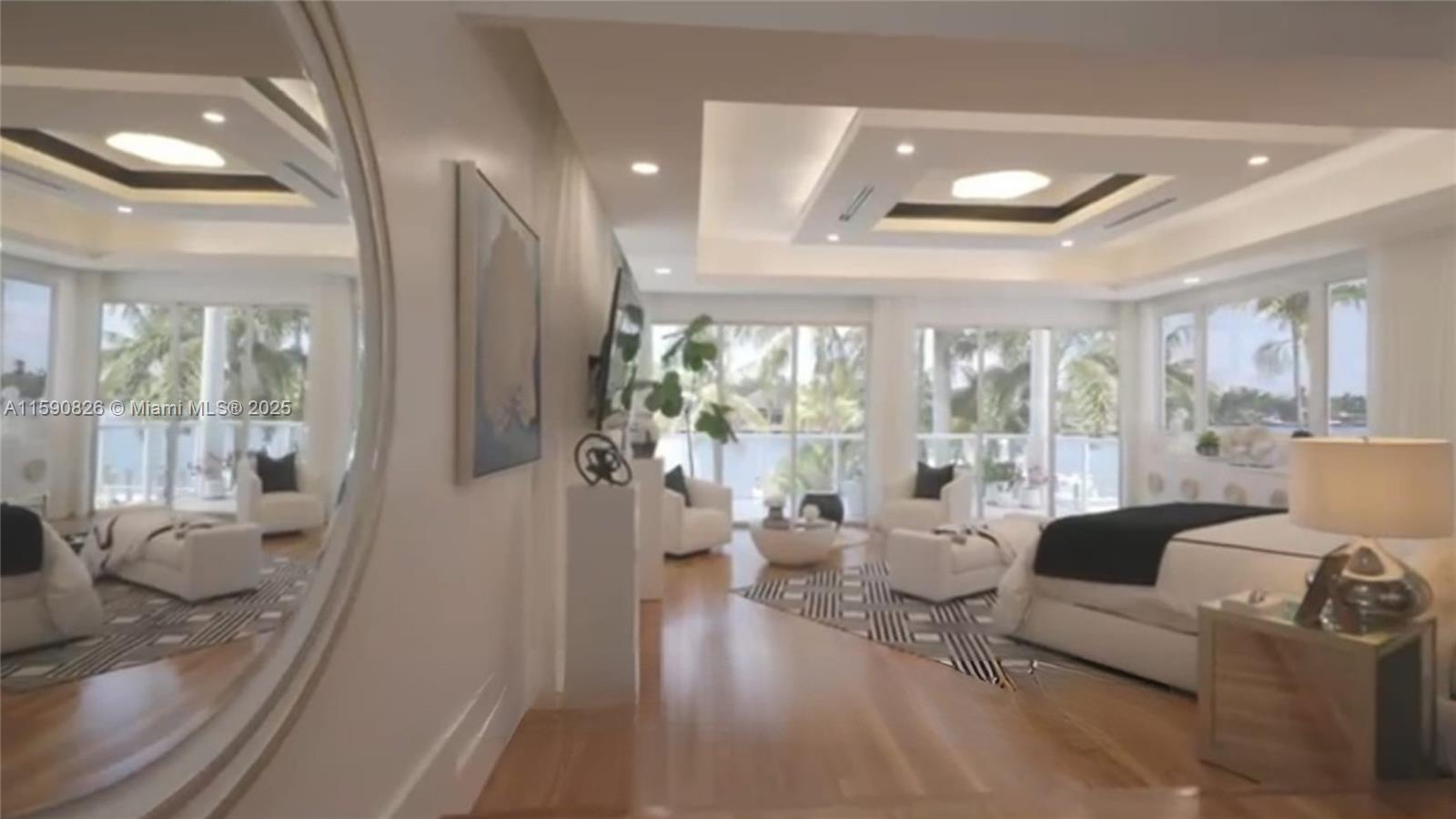 HOLLYWOOD LAKES SECTION - Residential
