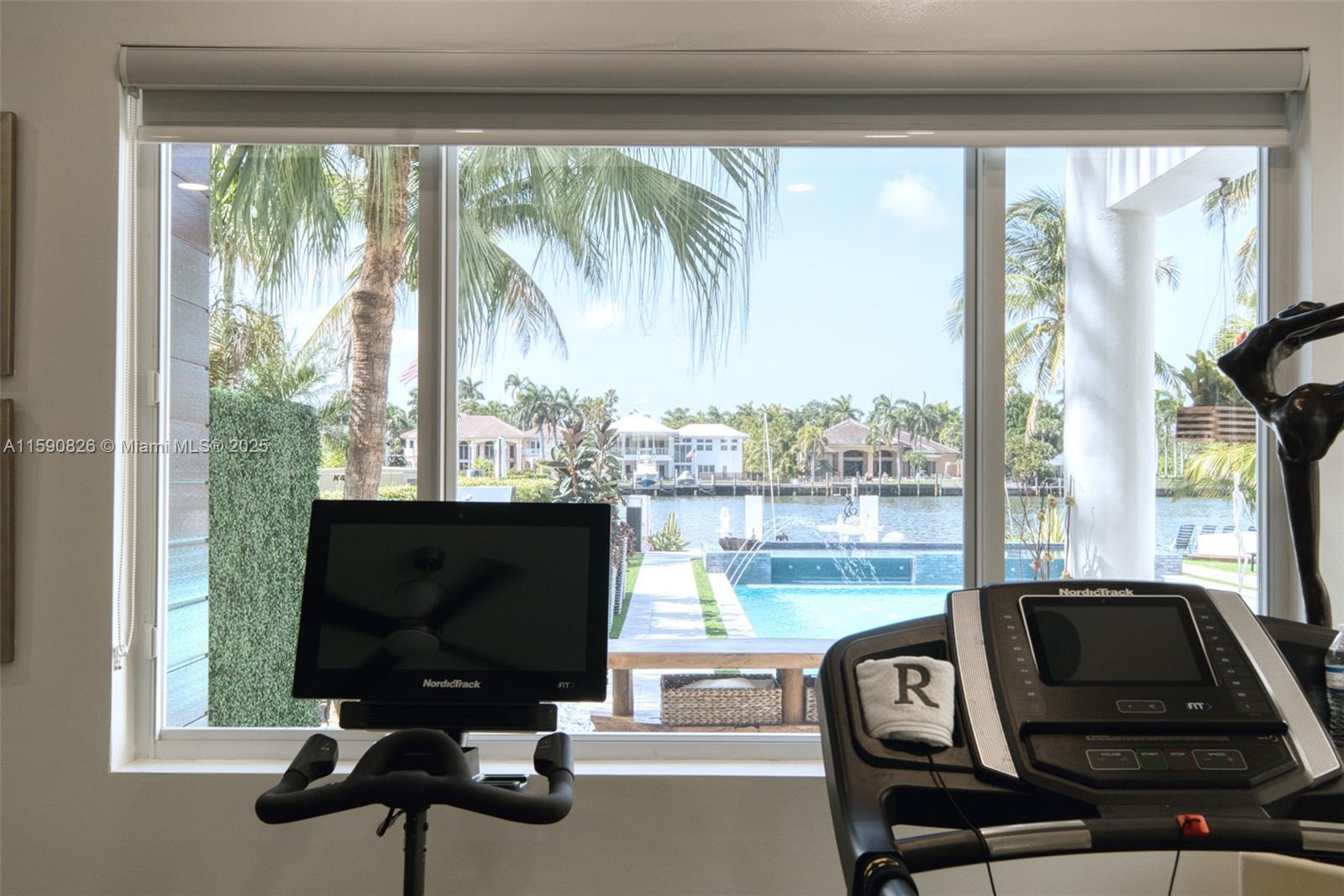 HOLLYWOOD LAKES SECTION - Residential