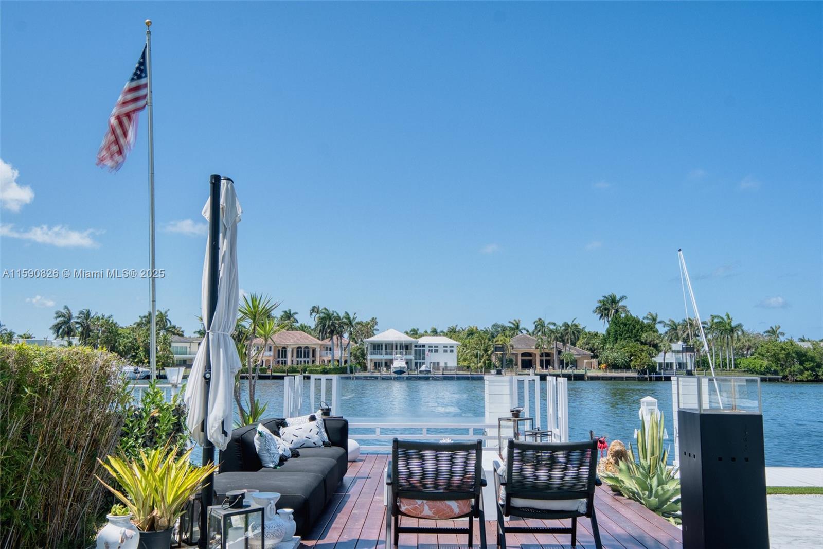 HOLLYWOOD LAKES SECTION - Residential